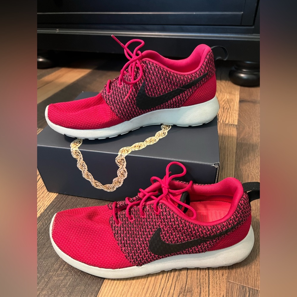 Red Nike Roshe Mens size 9